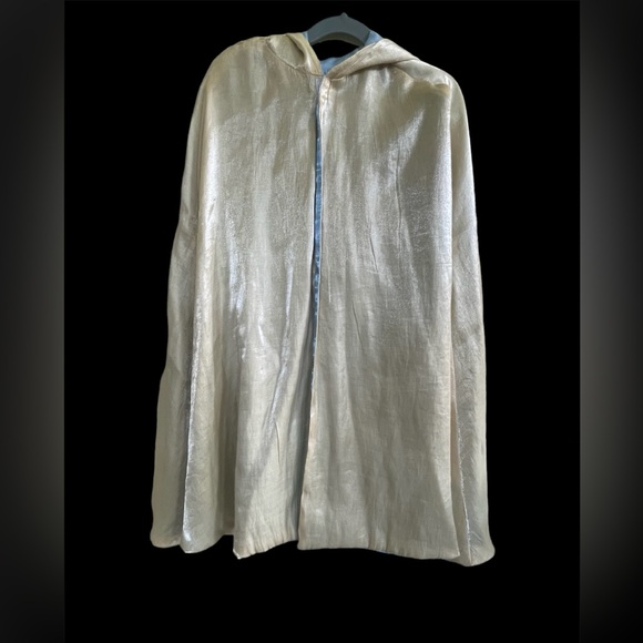 Reversible Cape - Picture 5 of 6